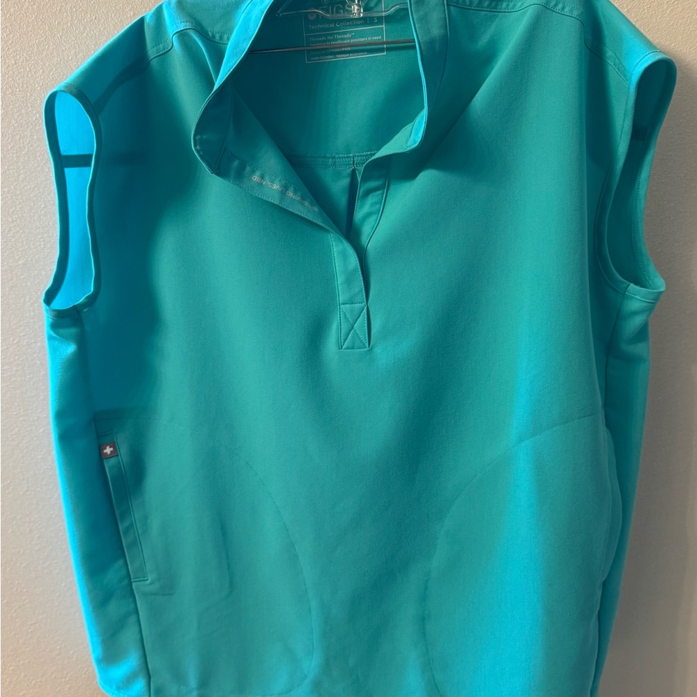 Figs Rafaela Scrub Top in Oasis